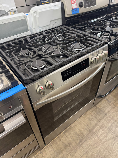 Frigidaire - 5.1 Cu. Ft Freestanding Gas Range with Quick Boil - Stainless Steel
Model:FCFG3062AS