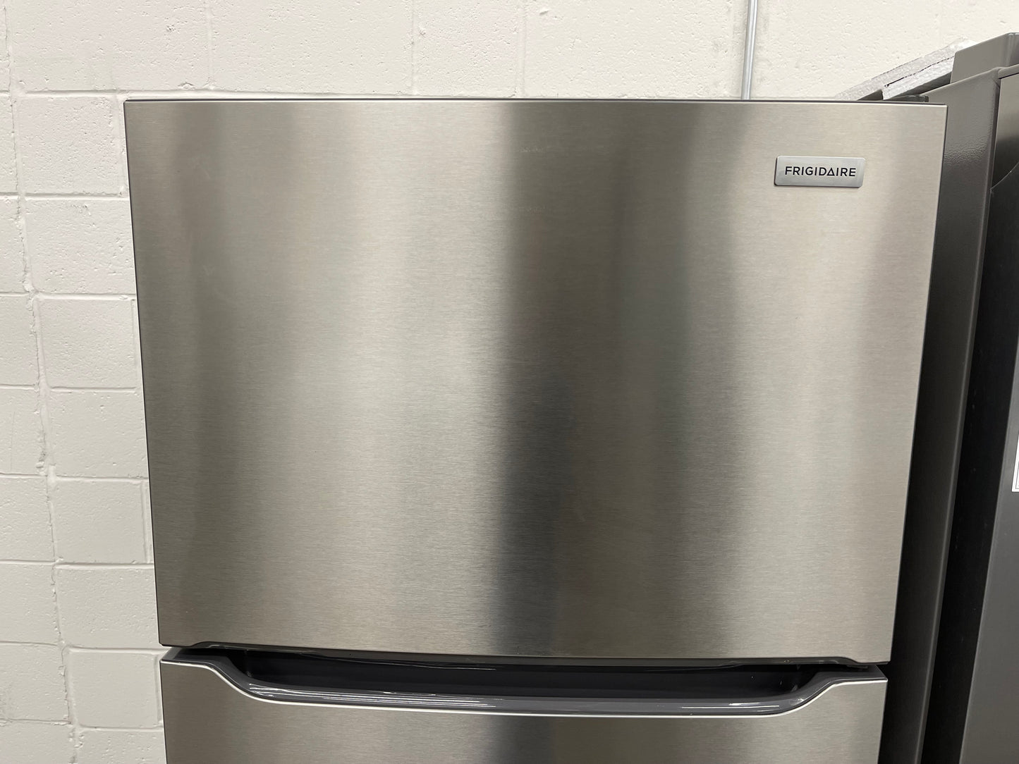 Frigidaire
30 in. 18.3 cu. ft. Top Freezer Refrigerator in Stainless Steel