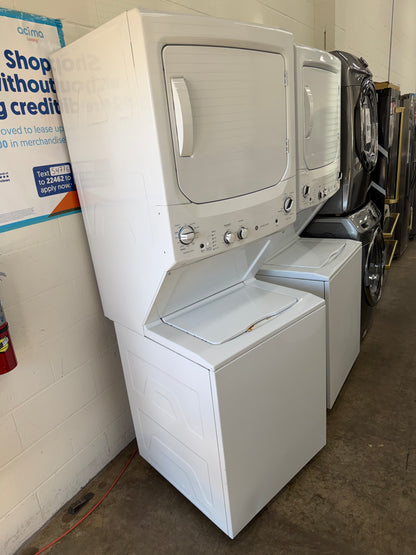 GE Unitized Spacemaker® ENERGY STAR 3.9 cu. ft. Capacity Washer with Stainless Steel Basket and 5.9 cu. ft. Capacity Electric Dryer

Model #:GUD27EESM1WW