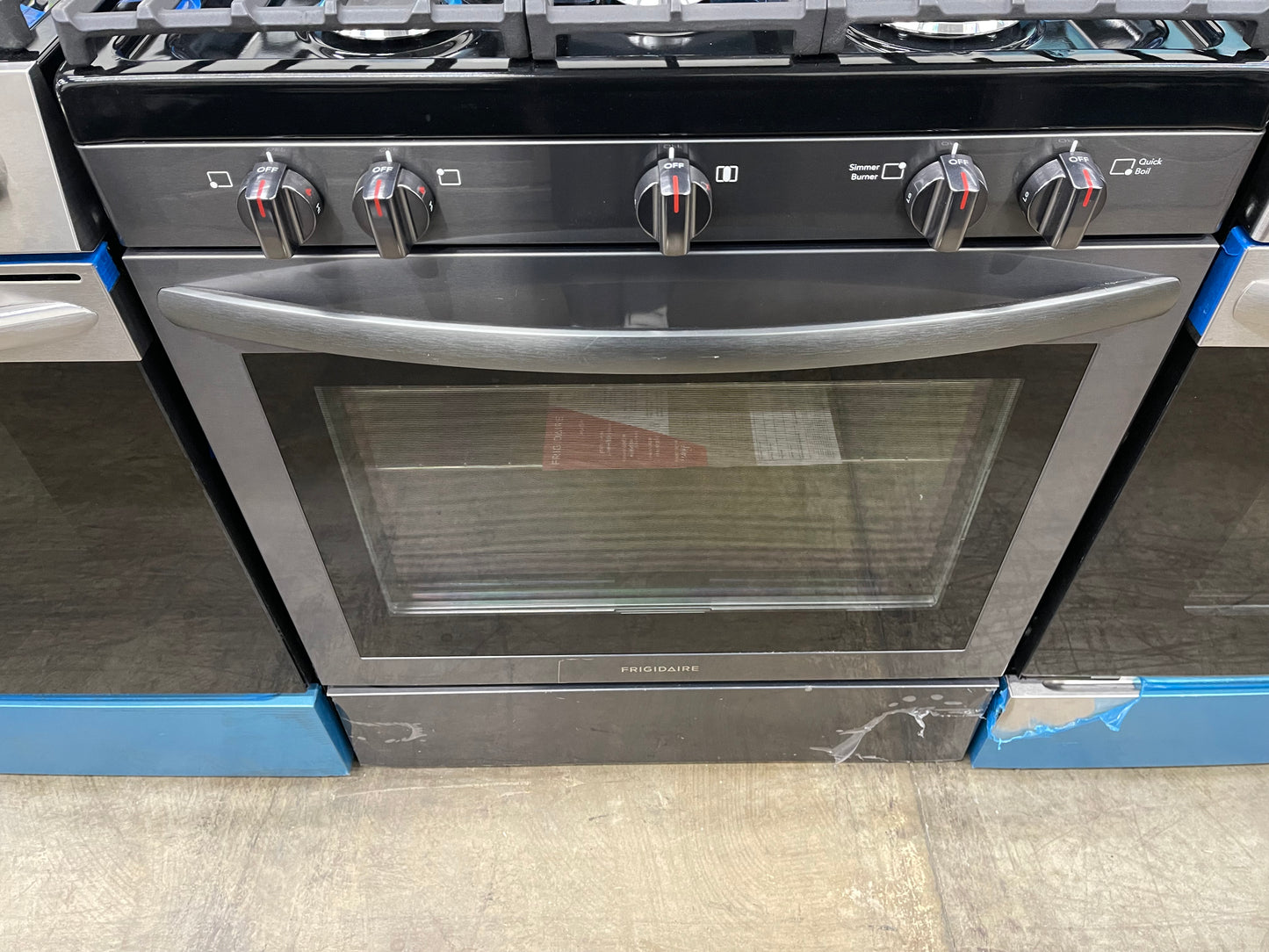 Frigidaire  FCRG3083AD
30 Inch Freestanding Gas Range with 5 Sealed Burners, 5.1 cu. ft. Convection Oven, Quick Boil Burner, Simmer Burner, Storage Drawer, Air Fry, and Self Clean: Black Stainless Steel