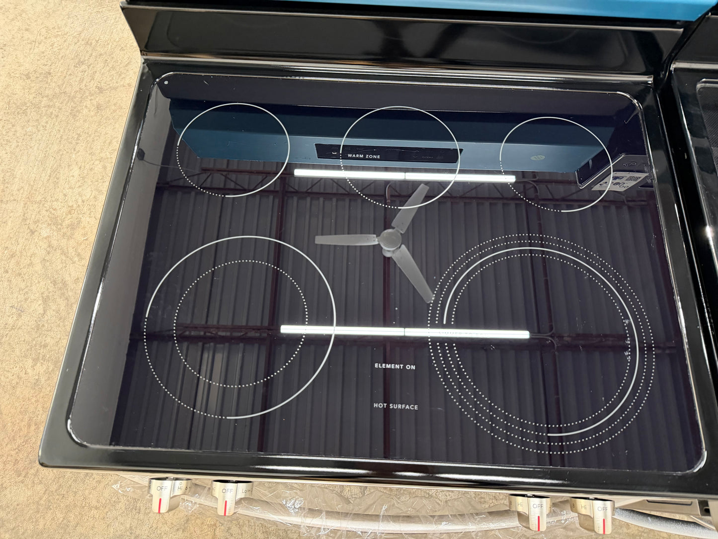 Frigidaire FCRE3062AS
30 Inch Freestanding Electric Range with 5 Elements, 5.3 cu. ft. Capacity