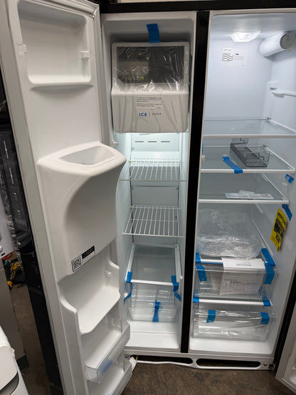 Frigidaire 25.6-cu ft Standard-Depth 36-in Wide Side-by-Side Refrigerator with Ice Maker ,Water and Ice Dispenser ( Black )