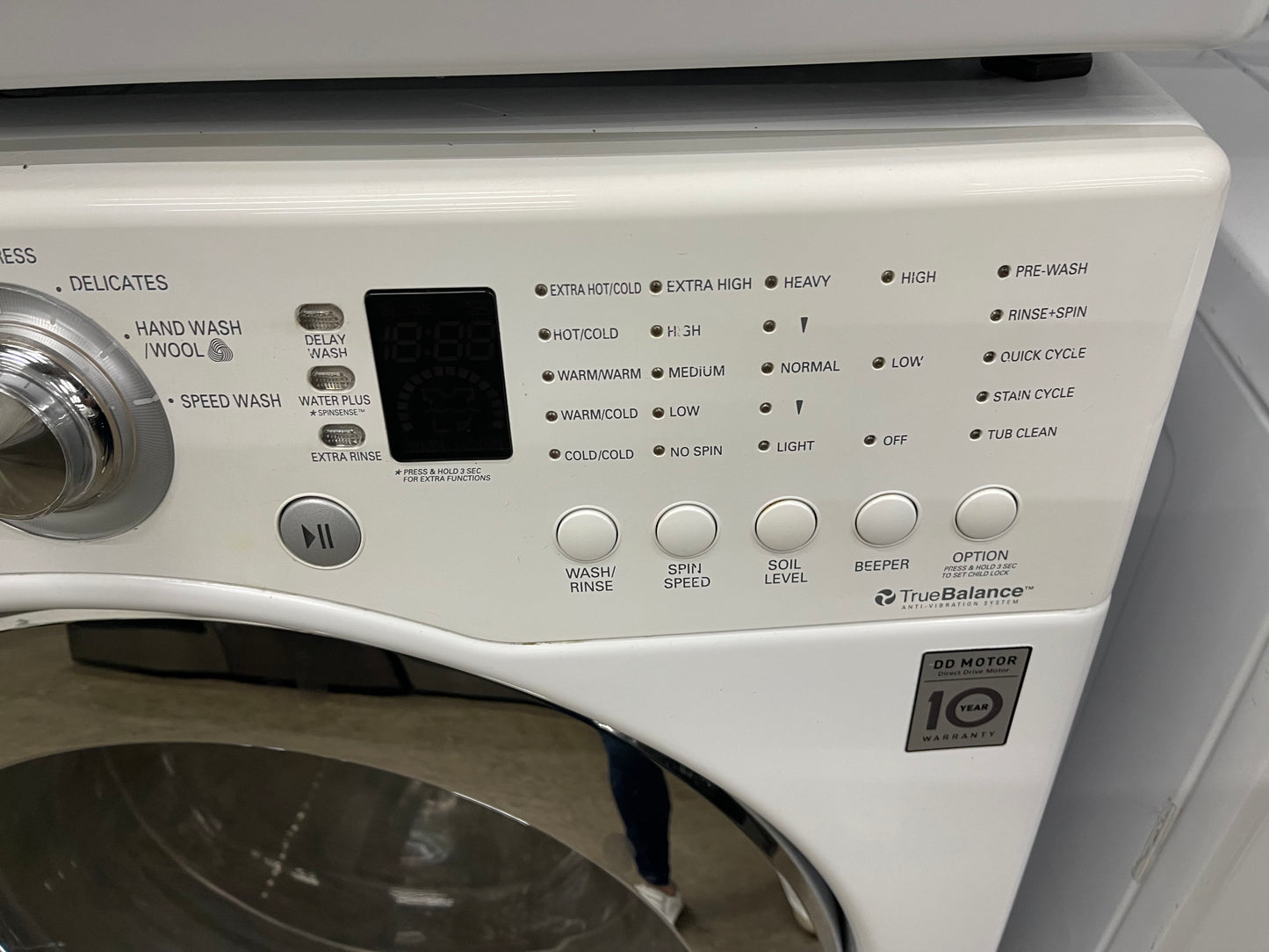 LG  WM2101HW
27 Inch Front-Load Washer with 4.0 cu. ft. And LG  DLE2101W
27 Inch Electric Dryer with 7.3 cu. ft.