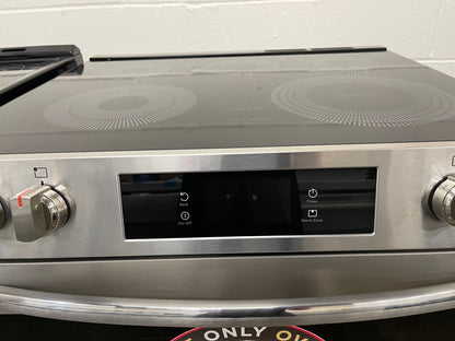 Frigidaire Gallery Series  GCFE3070BF
30 Inch Freestanding Electric Range with 5 Elements, 6.2 cu. ft. Total Convection Oven, EvenTemp™ Element, Storage Drawer, Stone-Baked Pizza, Air Fry, Self & Steam Clean, and Star-K